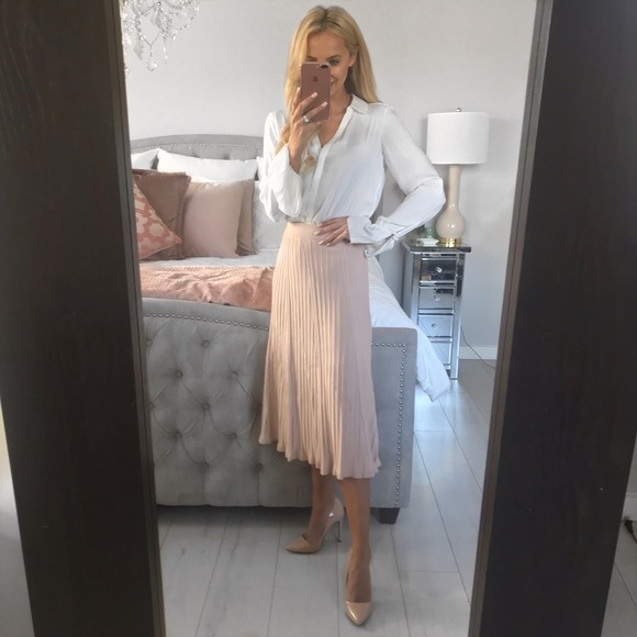 LAST ONE!! Elegant Sweater Style Pleated Skirt - Picture 4 of 8